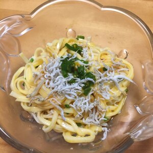 釜揚げしらすの釜玉うどん♪